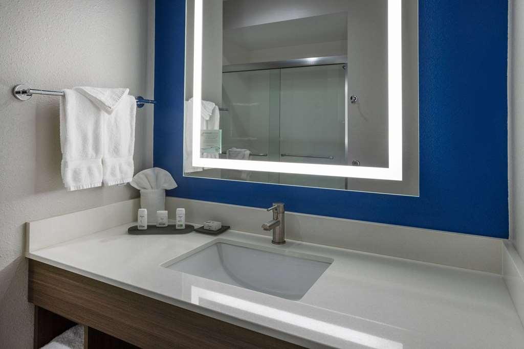 La Quinta Inn & Suites By Wyndham バルドスタ 部屋 写真