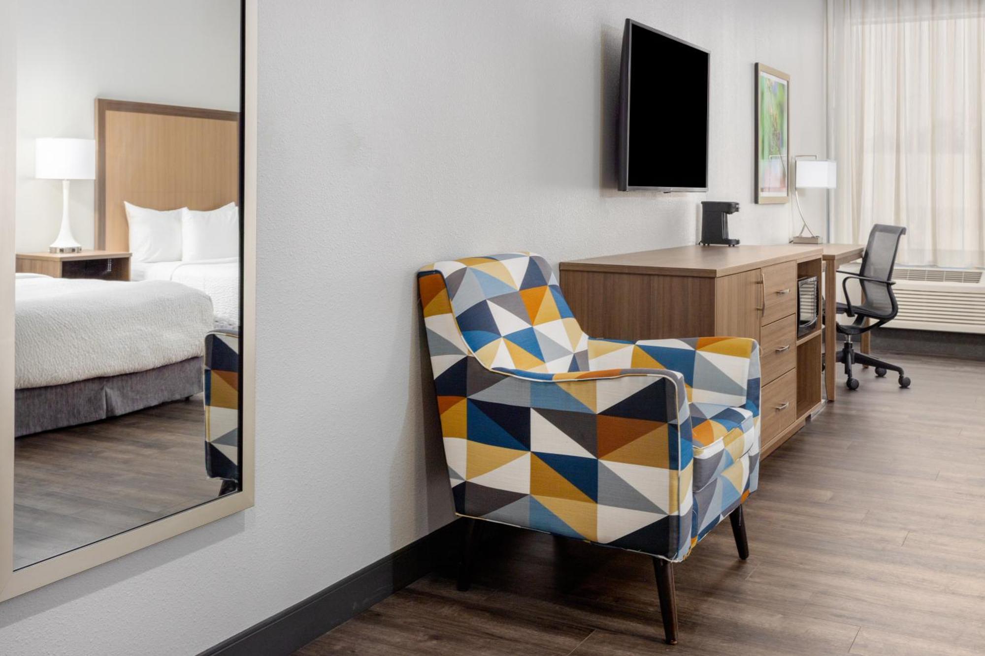 La Quinta Inn & Suites By Wyndham バルドスタ エクステリア 写真