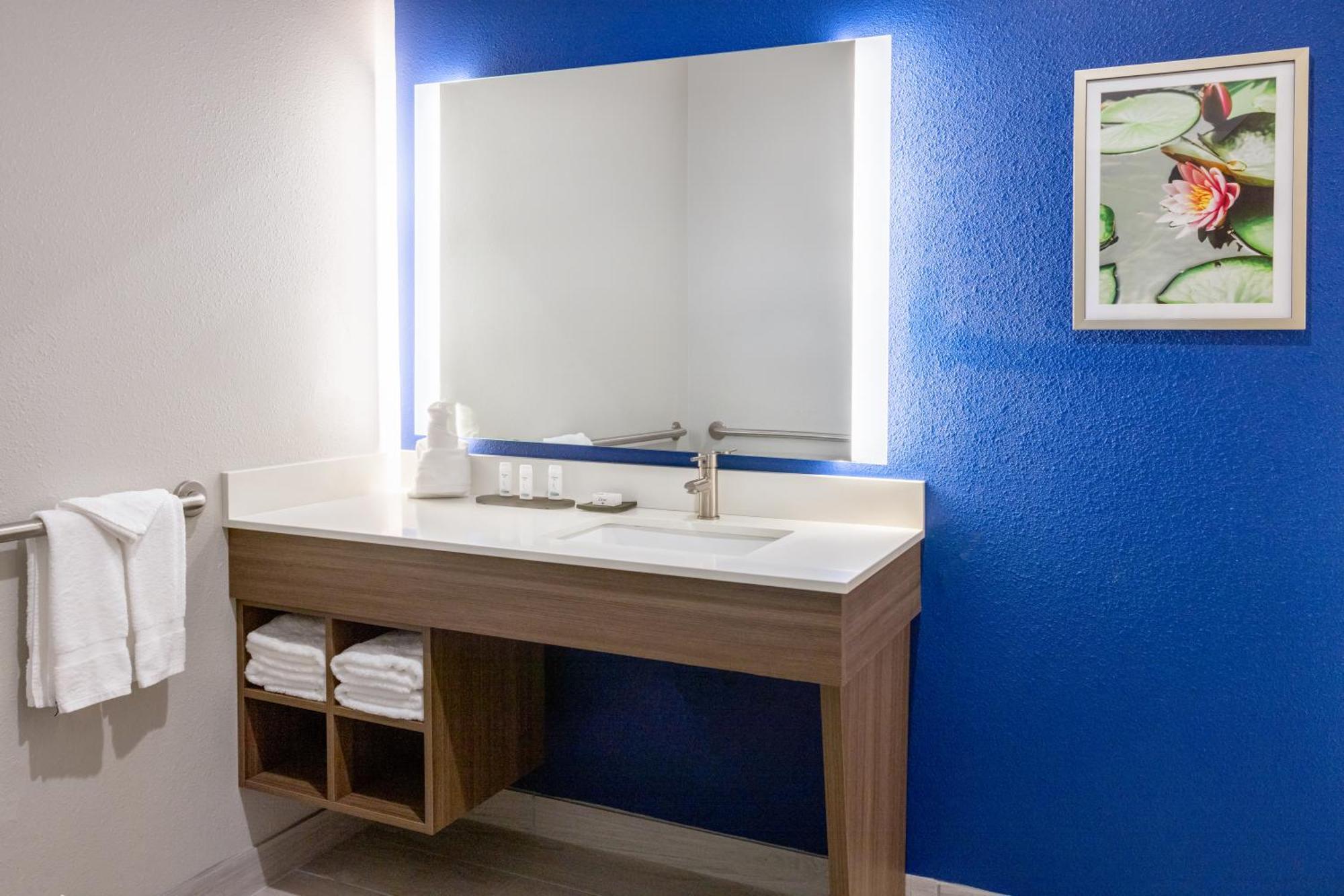 La Quinta Inn & Suites By Wyndham バルドスタ エクステリア 写真