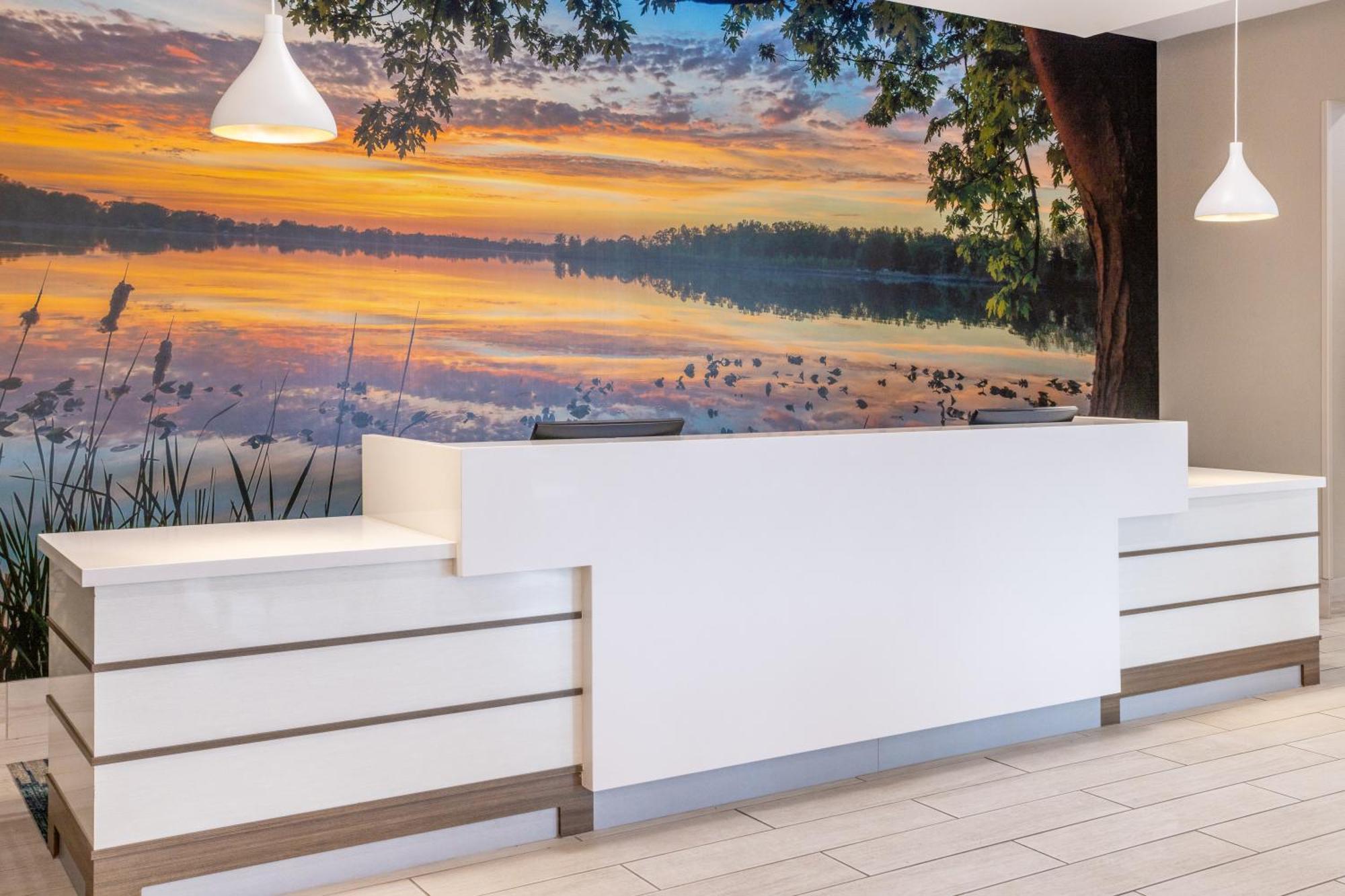 La Quinta Inn & Suites By Wyndham バルドスタ エクステリア 写真